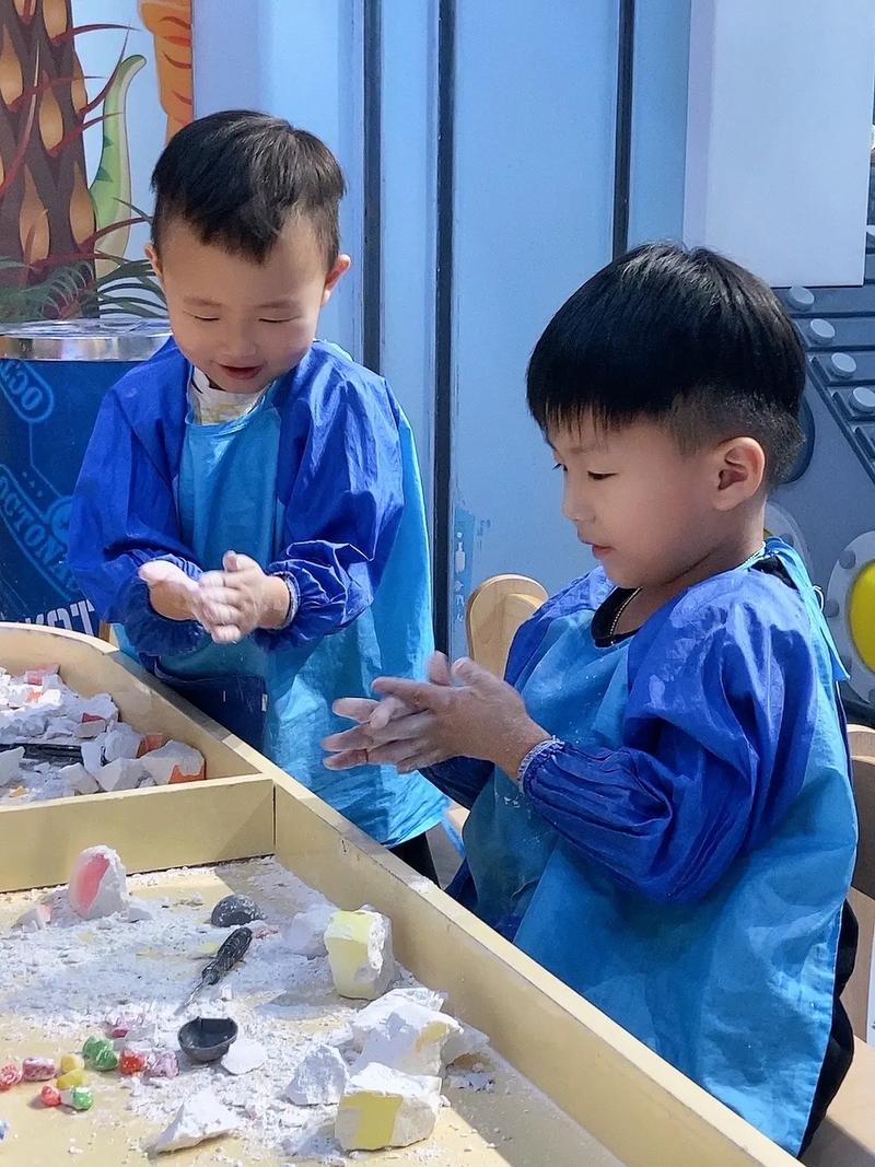 逗比人生:开启你的趣味人生冒险,尽享随机事件